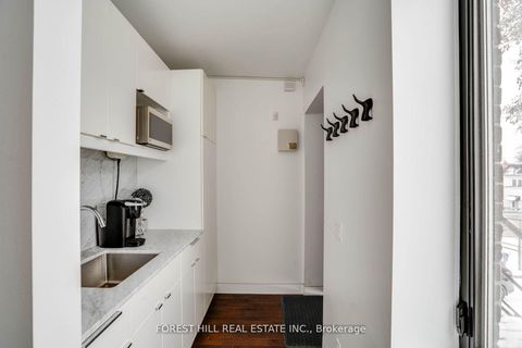 Photo 11 at 659 St Clair Avenue W, Wychwood, Toronto