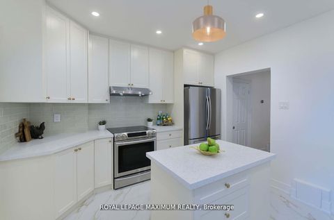 Photo 10 at 132 Wallace Avenue, Junction, Toronto