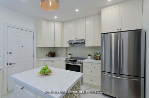 Photo 12 at 132 Wallace Avenue, Junction, Toronto