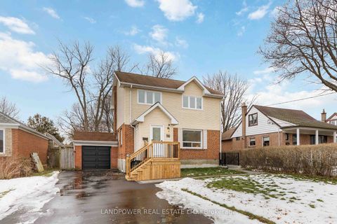 Photo 1 at 195 Phyllis Avenue, Cliffcrest, Toronto