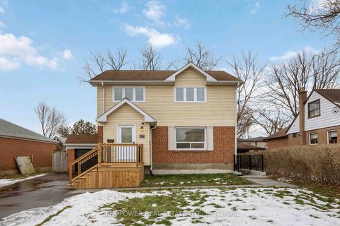 Photo 2 at 195 Phyllis Avenue, Cliffcrest, Toronto