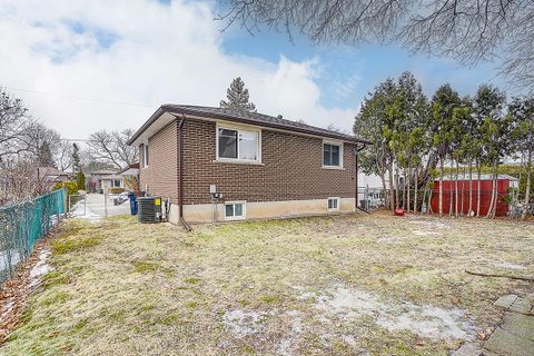 Photo 34 at 47 Manorglen Crescent, Malvern West, Toronto