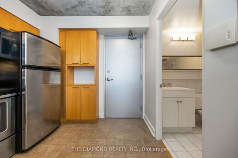 Photo 4 at 618 - 255 Richmond Street E, Moss Park, Toronto