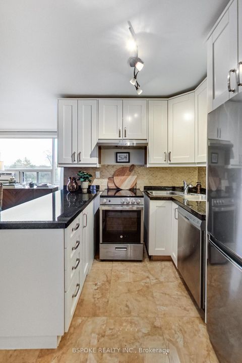 Photo 5 at 405 - 2550 Bathurst Street N, Forest Hill North, Toronto