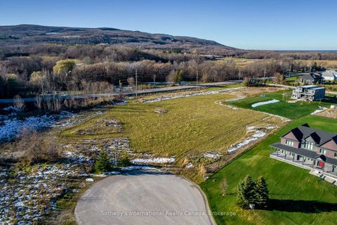 Photo 2 at 19 RAINTREE Court, Rural Clearview, Clearview