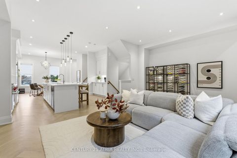 Photo 4 at 9404 Bayview Avenue, Observatory, Richmond Hill