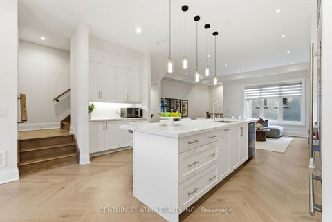 Photo 12 at 9404 Bayview Avenue, Observatory, Richmond Hill