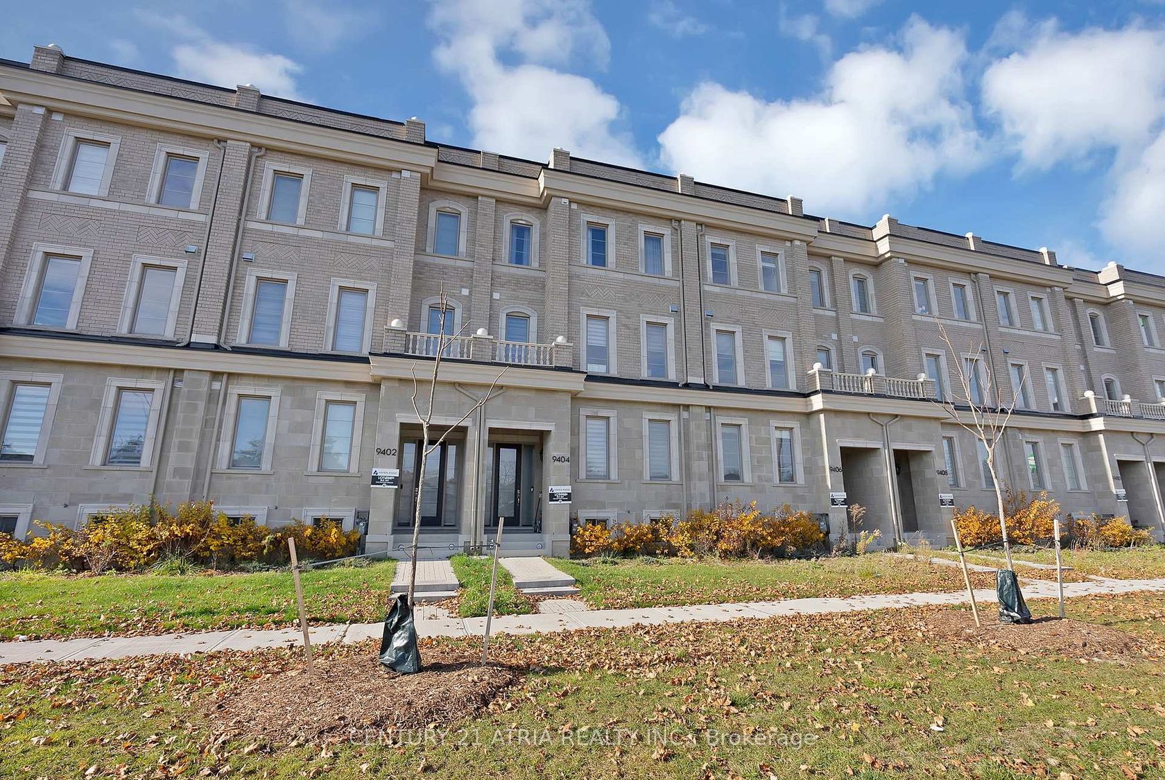 9404 Bayview Avenue, Observatory, Richmond Hill photo number 2