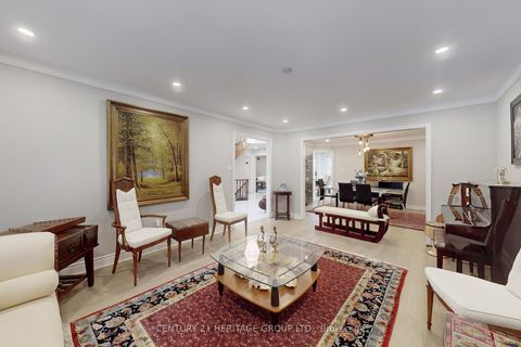 Photo 2 at 335 Fern Avenue, Observatory, Richmond Hill