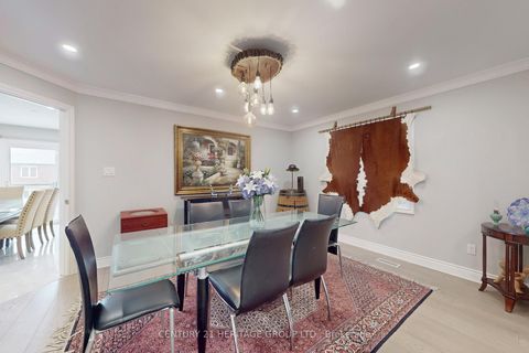 Photo 3 at 335 Fern Avenue, Observatory, Richmond Hill