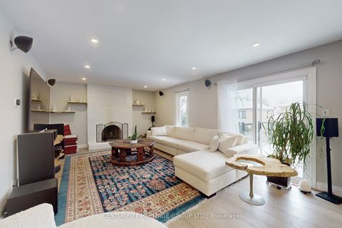 Photo 5 at 335 Fern Avenue, Observatory, Richmond Hill