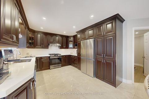 Photo 10 at 335 Fern Avenue, Observatory, Richmond Hill