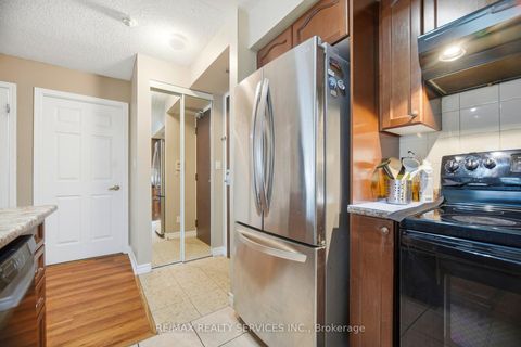 Photo 3 at 909 - 335 Rathburn Road W, City Centre, Mississauga