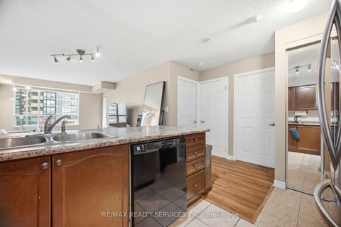 Photo 4 at 909 - 335 Rathburn Road W, City Centre, Mississauga