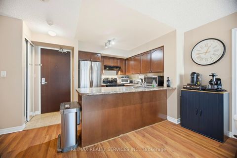 Photo 5 at 909 - 335 Rathburn Road W, City Centre, Mississauga