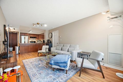 Photo 6 at 909 - 335 Rathburn Road W, City Centre, Mississauga