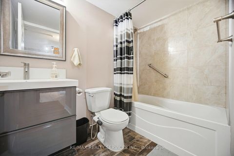Photo 10 at 909 - 335 Rathburn Road W, City Centre, Mississauga