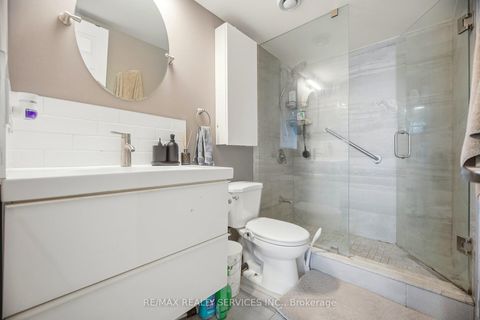 Photo 13 at 909 - 335 Rathburn Road W, City Centre, Mississauga