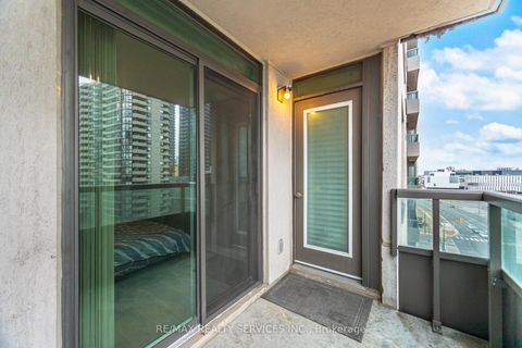 Photo 17 at 909 - 335 Rathburn Road W, City Centre, Mississauga