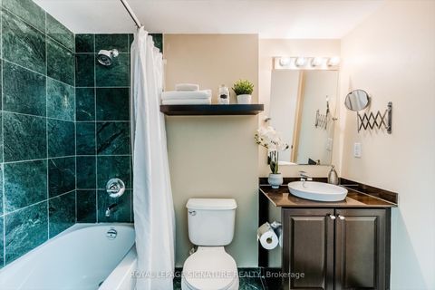 Photo 5 at 709 - 8 Scollard Street, Annex, Toronto