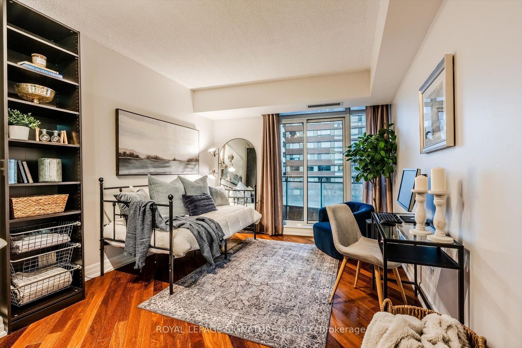 709 - 8 Scollard Street, Annex, Toronto 