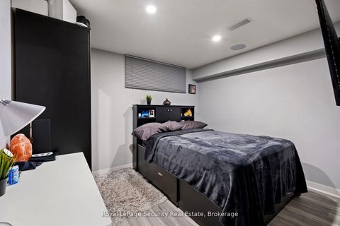 Photo 9 at 27 Belleglade Court, Humbermede, Toronto