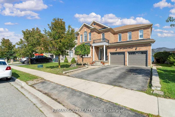 Photo 2 at 39 Darren Road, Vales of Castlemore North, Brampton