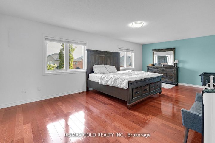 Photo 23 at 39 Darren Road, Vales of Castlemore North, Brampton