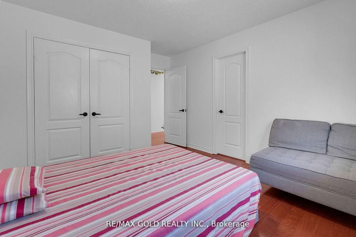 Photo 27 at 39 Darren Road, Vales of Castlemore North, Brampton