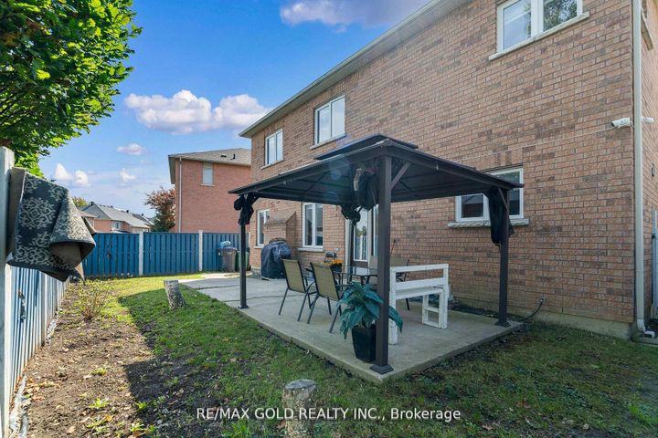 Photo 41 at 39 Darren Road, Vales of Castlemore North, Brampton