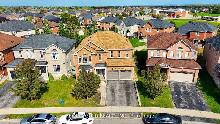 Photo 42 at 39 Darren Road, Vales of Castlemore North, Brampton