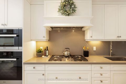 Photo 10 at 223 - 1900 Bayview Avenue, York Mills, Toronto