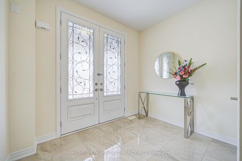 Photo 3 at 88 Roth Street, Rural Aurora, Aurora