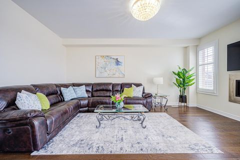 Photo 11 at 88 Roth Street, Rural Aurora, Aurora