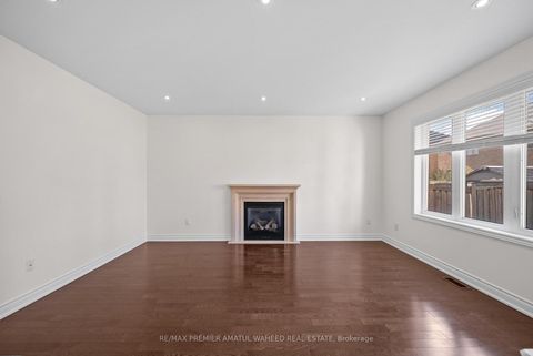 Photo 13 at 144 Ironside Drive, Vellore Village, Vaughan