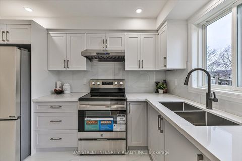 Photo 10 at 116 Kenley Crescent, Milliken Mills East, Markham