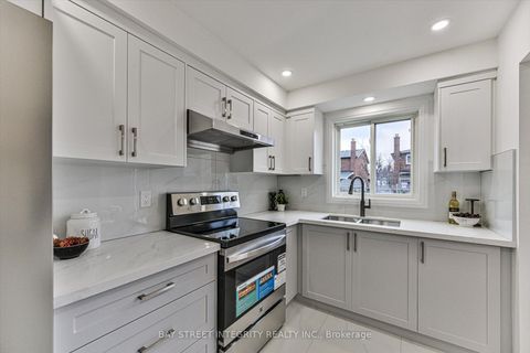 Photo 11 at 116 Kenley Crescent, Milliken Mills East, Markham