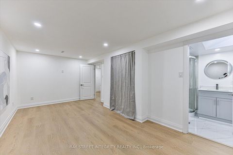 Photo 22 at 116 Kenley Crescent, Milliken Mills East, Markham