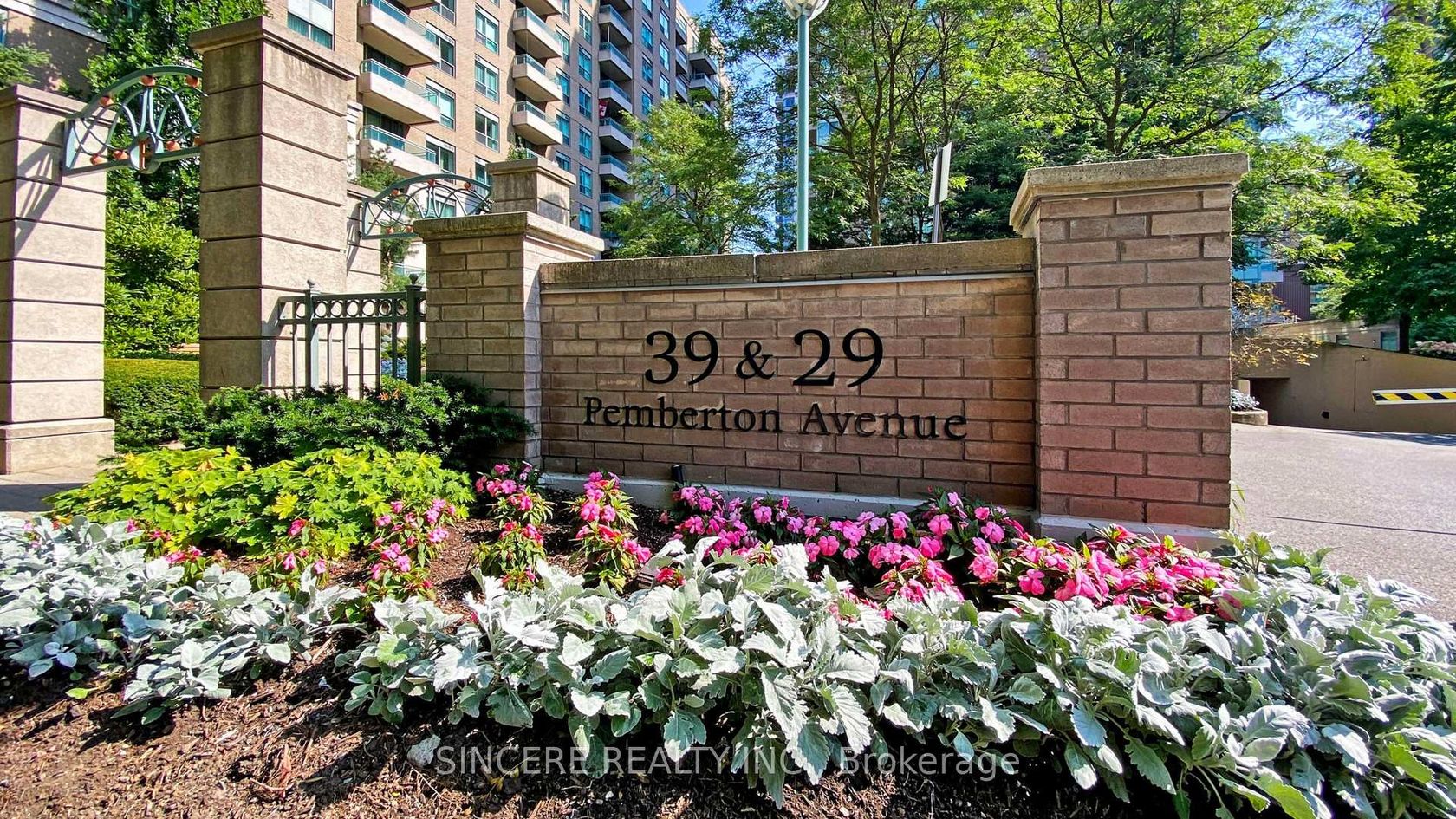 310 - 39 Pemberton Avenue, Newtonbrook East, Toronto 