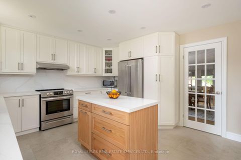 Photo 17 at 15 Westroyal Road, The Westway, Toronto