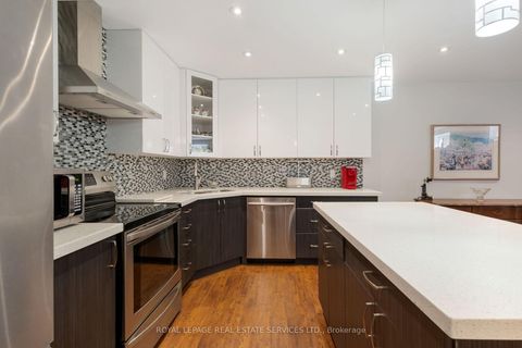 Photo 34 at 15 Westroyal Road, The Westway, Toronto