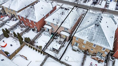 Photo 13 at 179 Warwick Crescent, Summerhill Estates, Newmarket