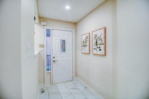 Photo 5 at 32 Charlton Avenue, Brownridge, Vaughan