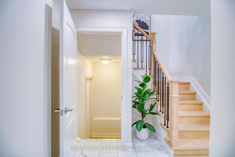 Photo 7 at 32 Charlton Avenue, Brownridge, Vaughan