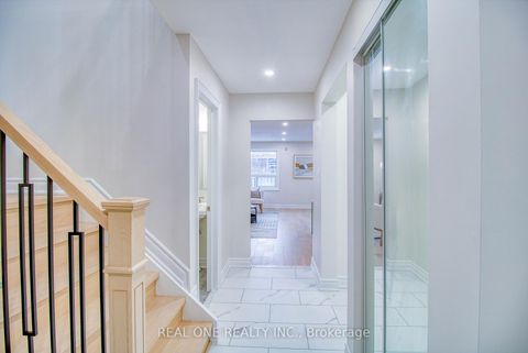 Photo 8 at 32 Charlton Avenue, Brownridge, Vaughan