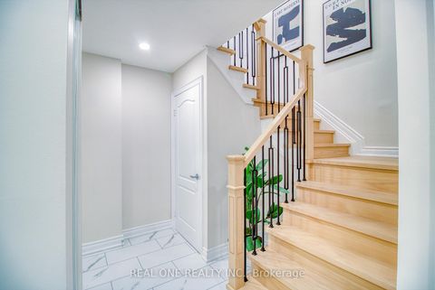 Photo 9 at 32 Charlton Avenue, Brownridge, Vaughan