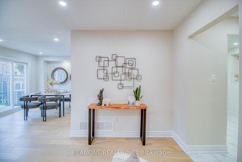 Photo 12 at 32 Charlton Avenue, Brownridge, Vaughan