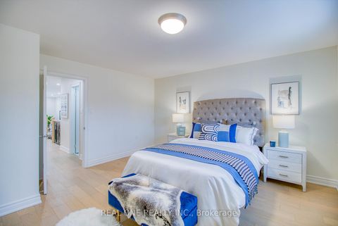 Photo 36 at 32 Charlton Avenue, Brownridge, Vaughan