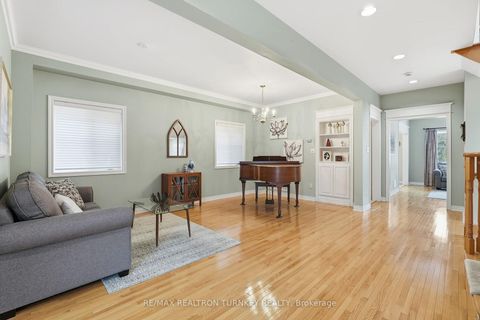 Photo 3 at 423 Hewitt Circle, Summerhill Estates, Newmarket