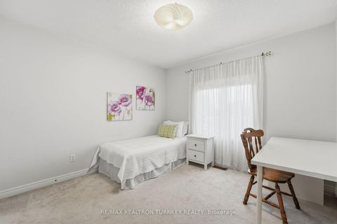 Photo 17 at 423 Hewitt Circle, Summerhill Estates, Newmarket